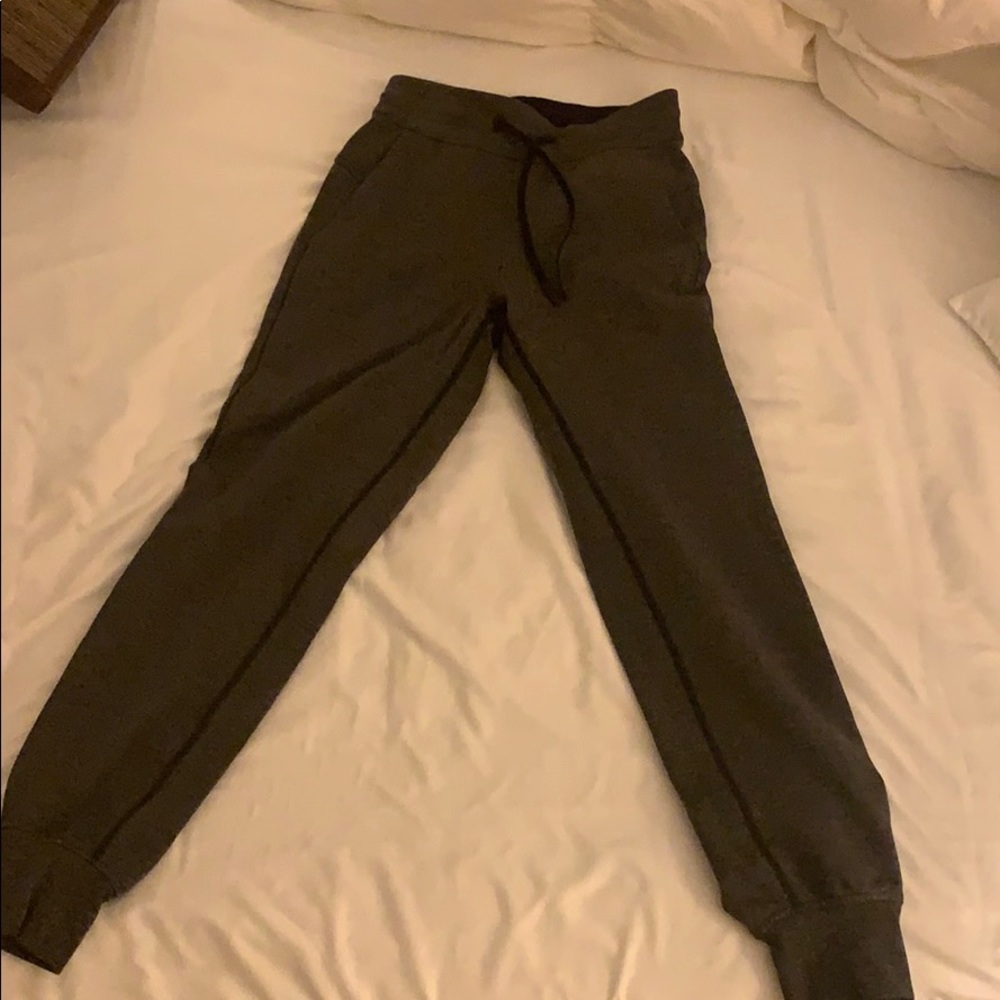 Lululemon joggers grey